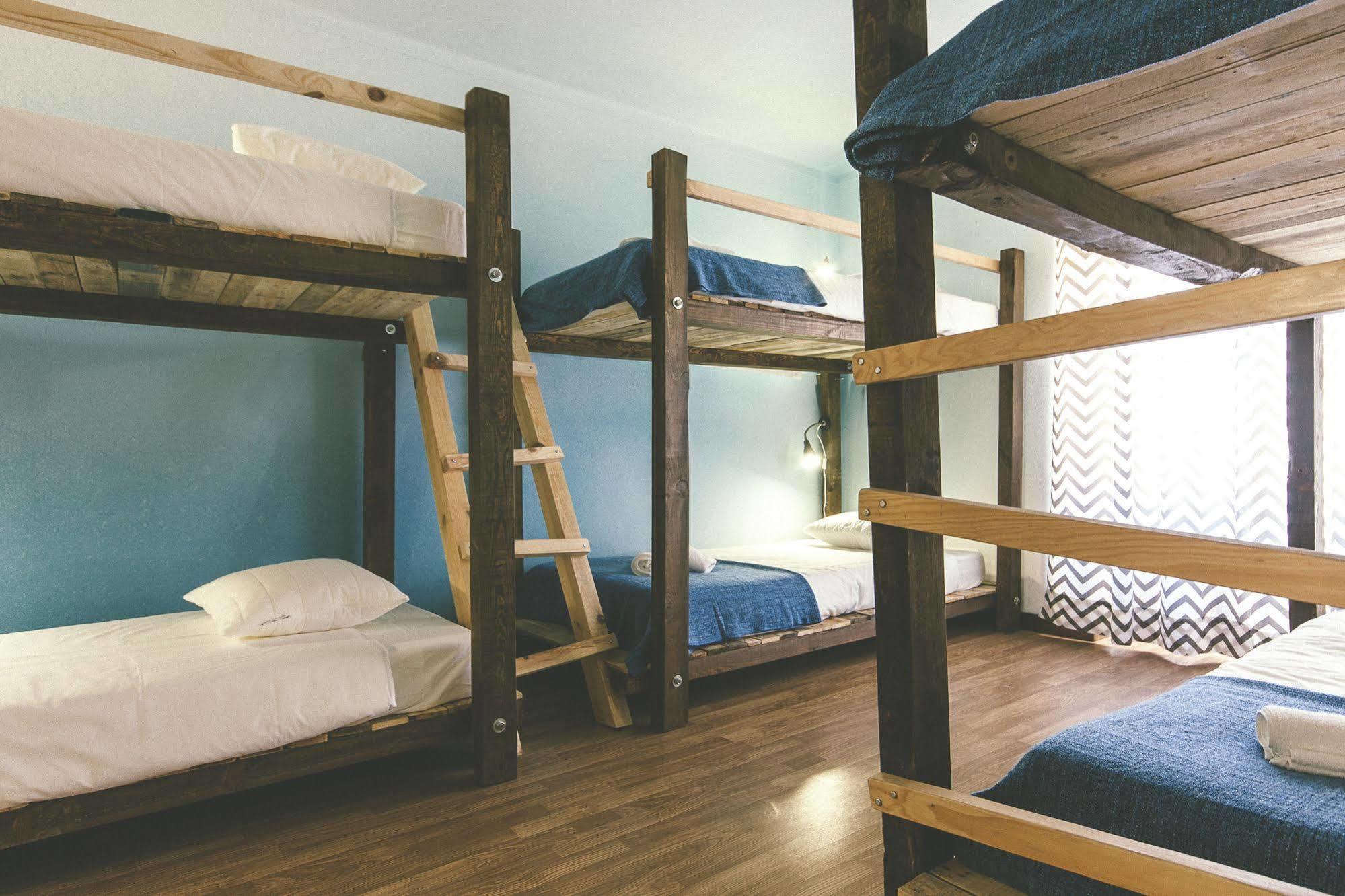 Cliff Surf House Hostel Санта Круз Екстериор снимка