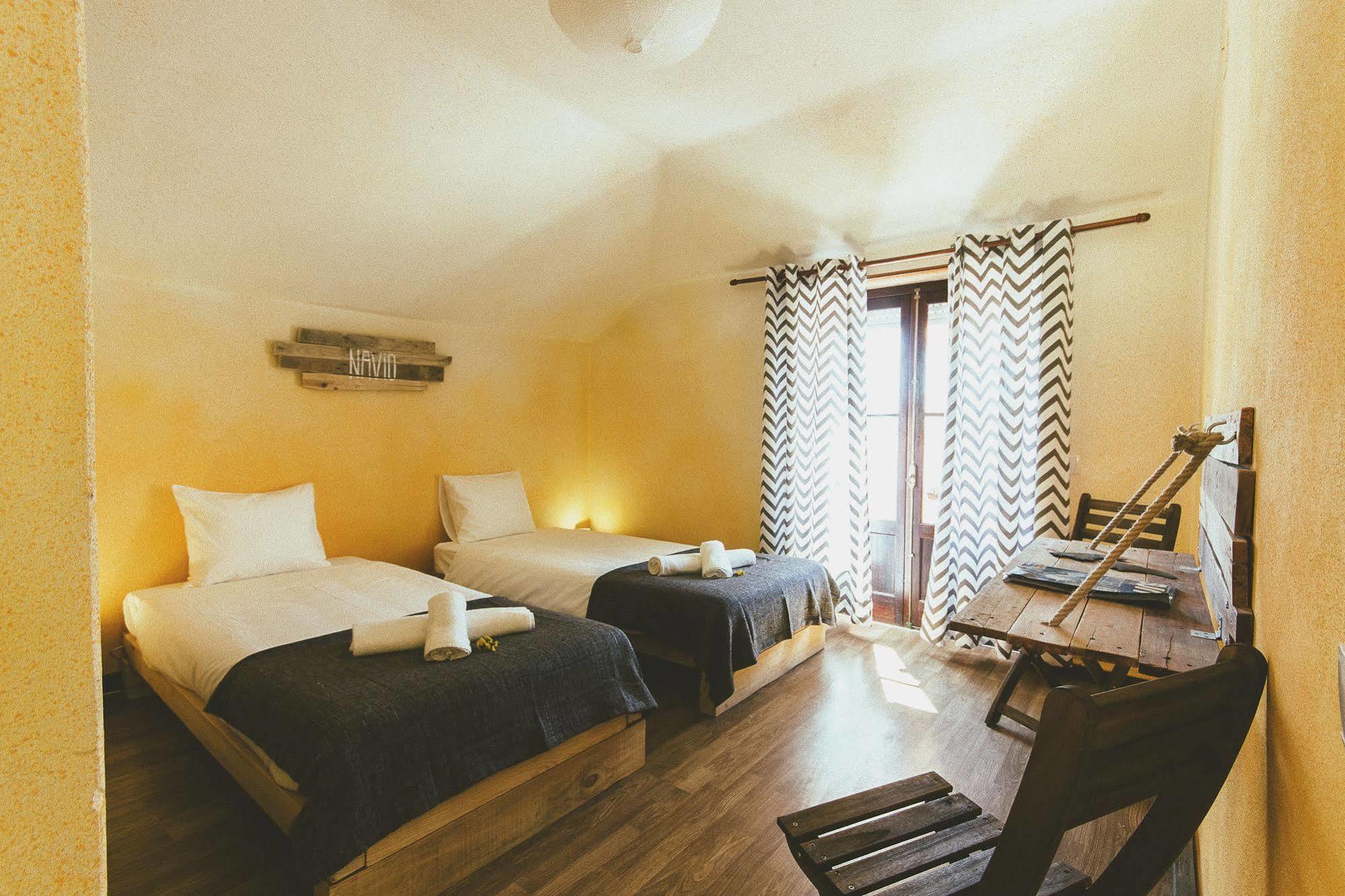 Cliff Surf House Hostel Санта Круз Екстериор снимка