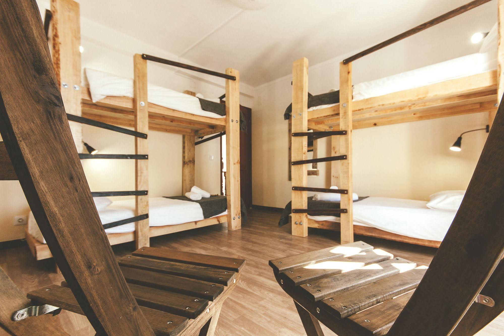 Cliff Surf House Hostel Санта Круз Екстериор снимка
