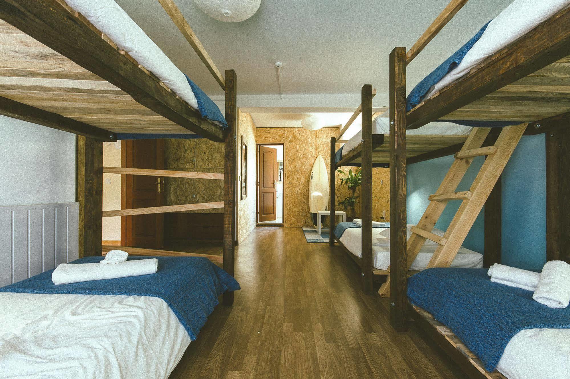 Cliff Surf House Hostel Санта Круз Екстериор снимка