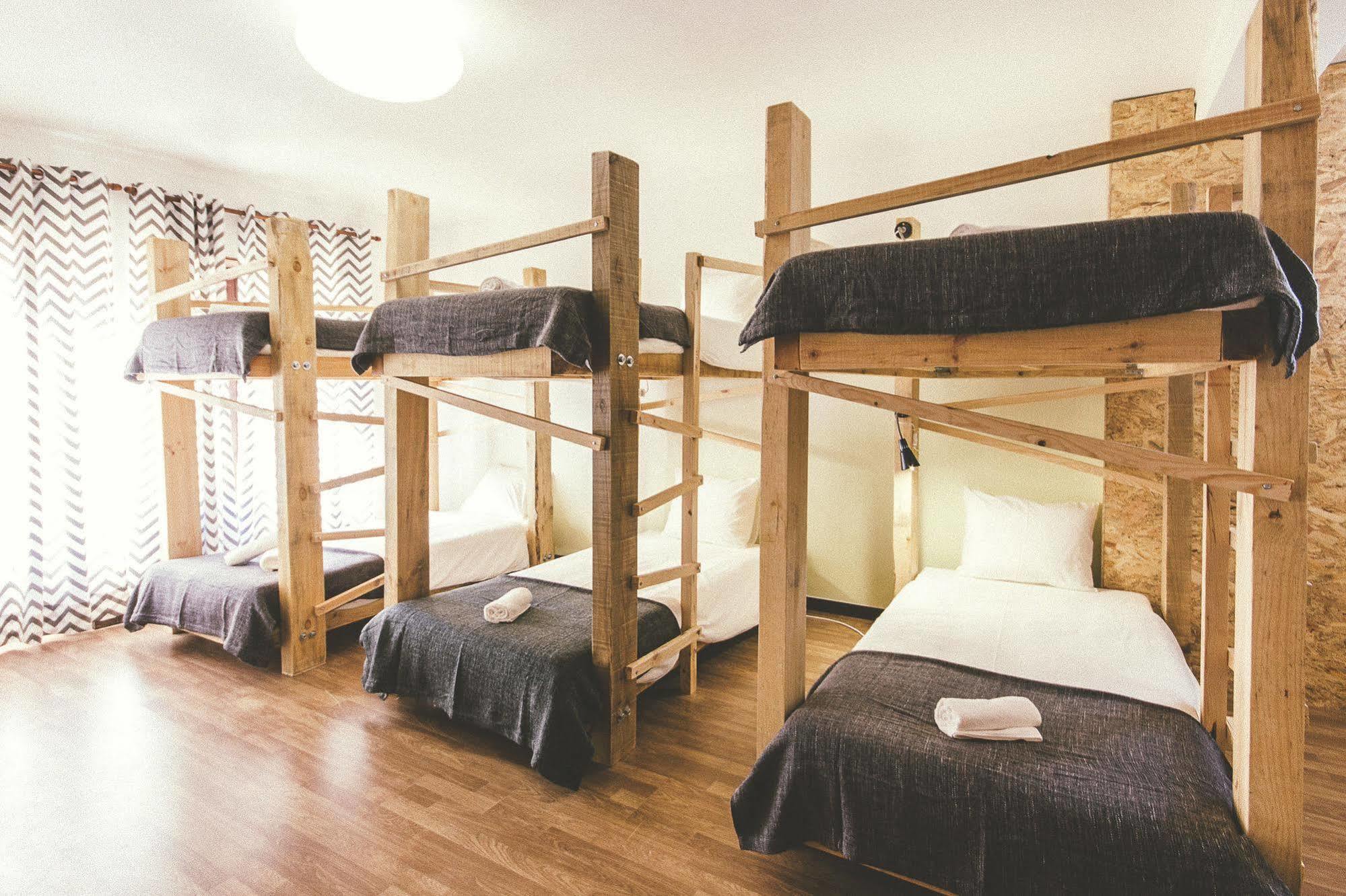 Cliff Surf House Hostel Санта Круз Екстериор снимка
