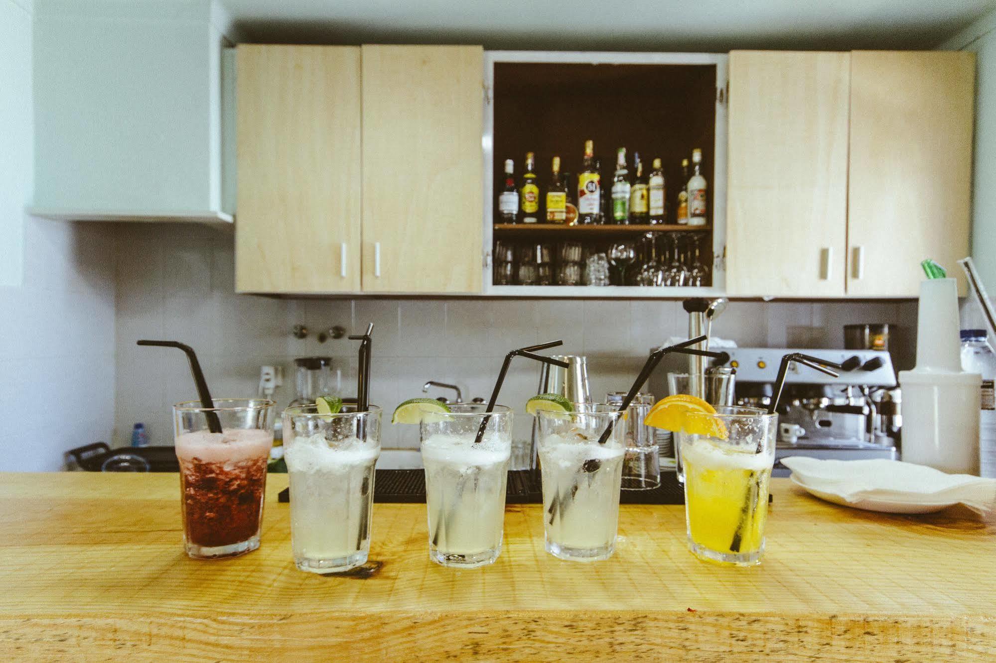 Cliff Surf House Hostel Санта Круз Екстериор снимка